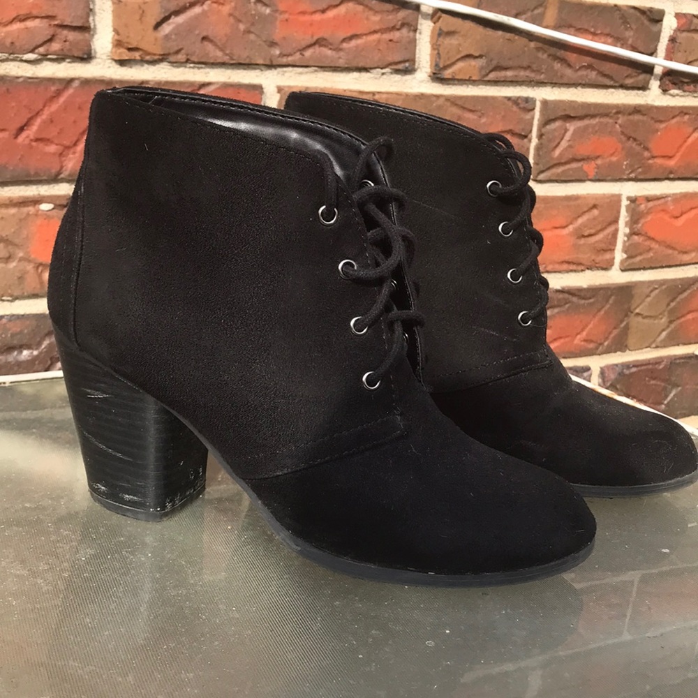 Black wedge heels